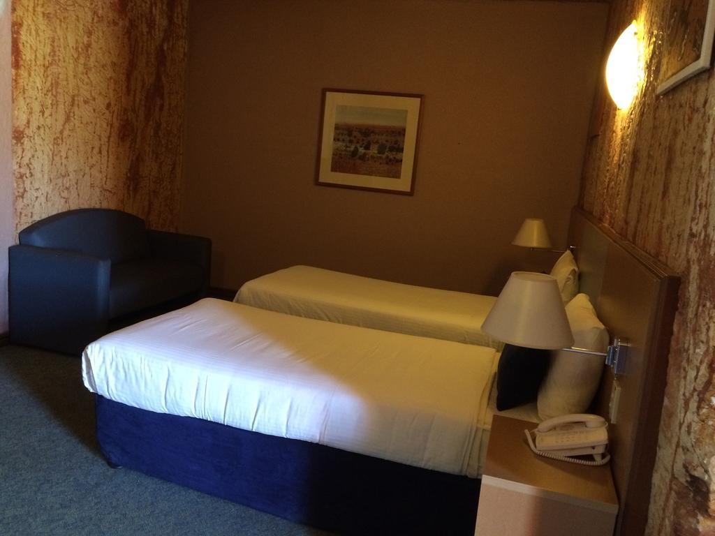 Desert Cave Hotel Coober Pedy Esterno foto