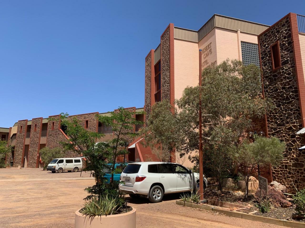 Desert Cave Hotel Coober Pedy Esterno foto
