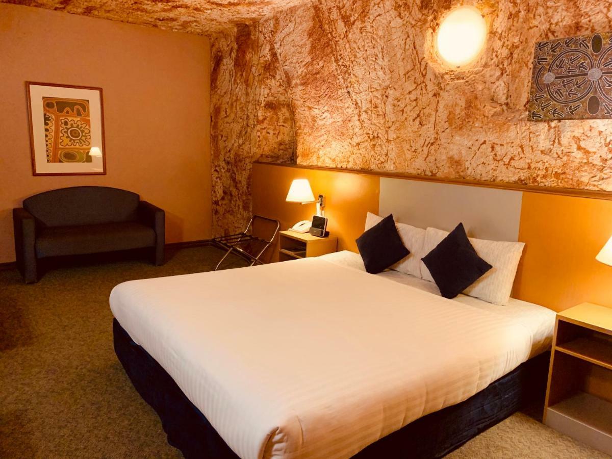 Desert Cave Hotel Coober Pedy Esterno foto