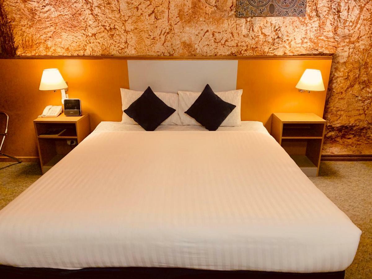 Desert Cave Hotel Coober Pedy Esterno foto