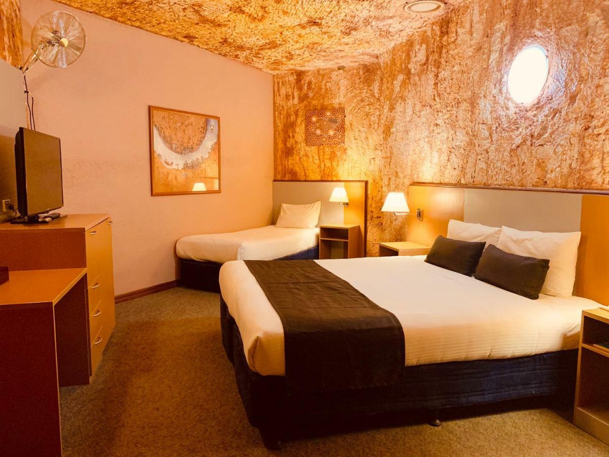 Desert Cave Hotel Coober Pedy Esterno foto