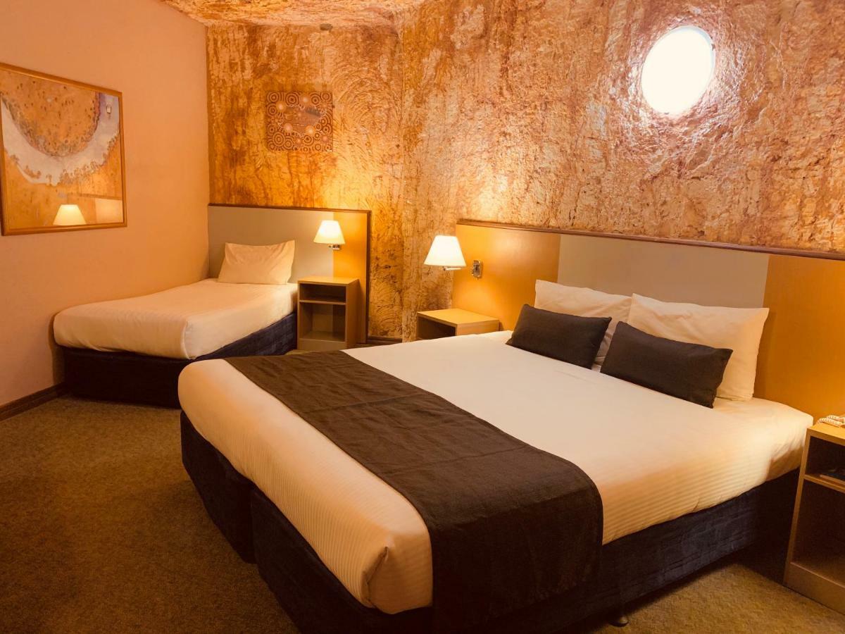 Desert Cave Hotel Coober Pedy Esterno foto