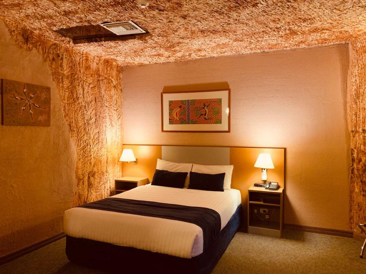 Desert Cave Hotel Coober Pedy Esterno foto