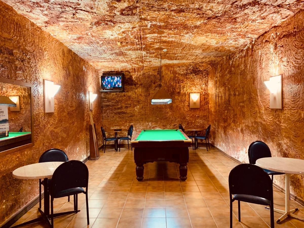 Desert Cave Hotel Coober Pedy Esterno foto
