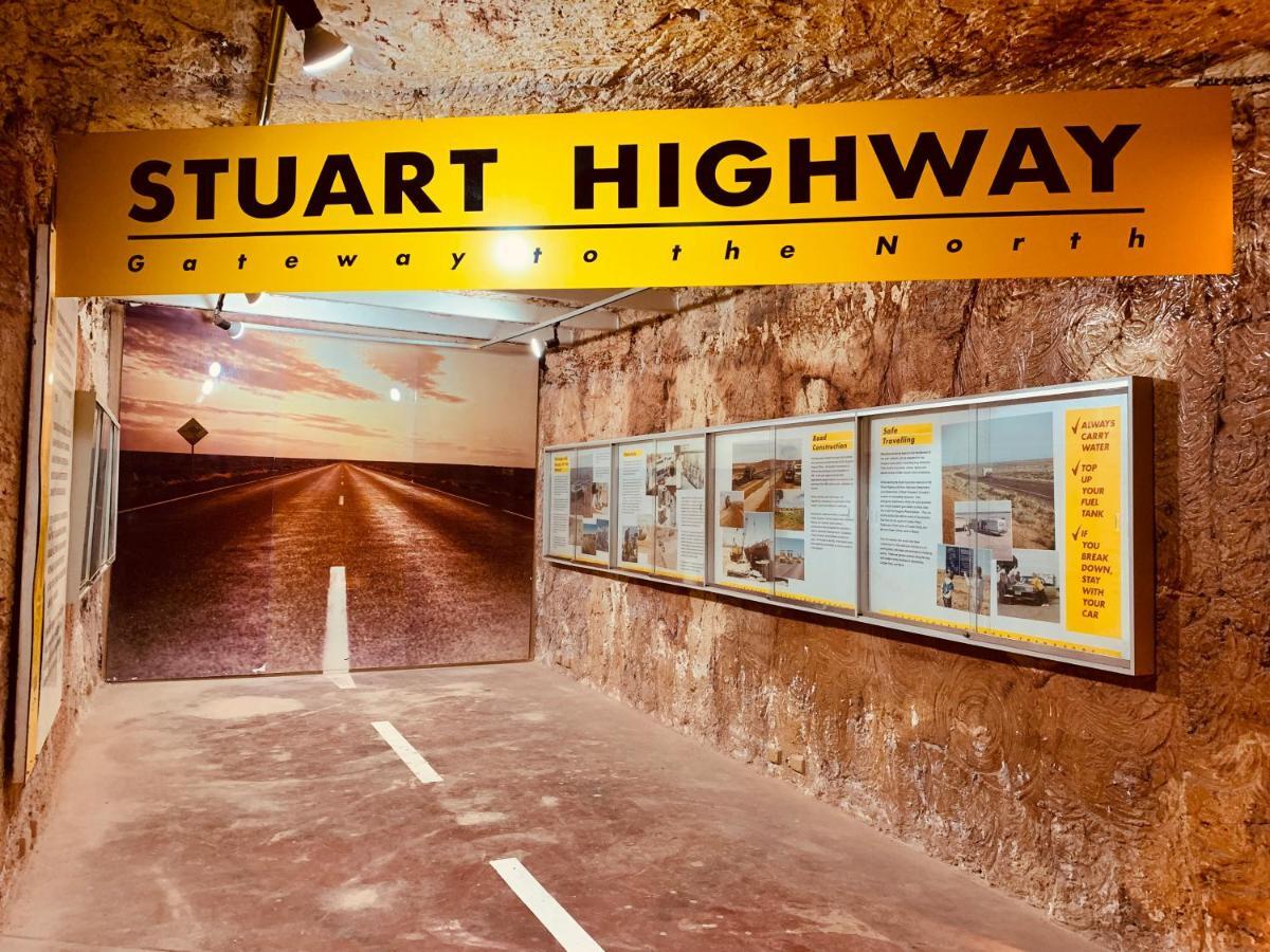 Desert Cave Hotel Coober Pedy Esterno foto