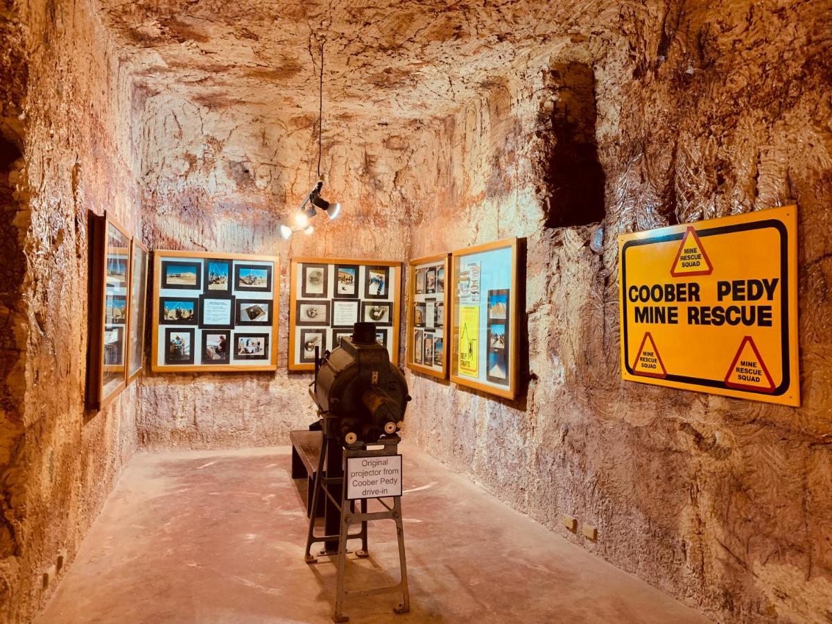 Desert Cave Hotel Coober Pedy Esterno foto