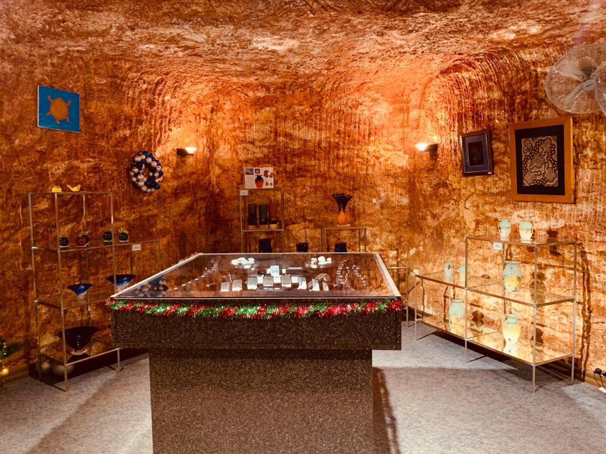 Desert Cave Hotel Coober Pedy Esterno foto