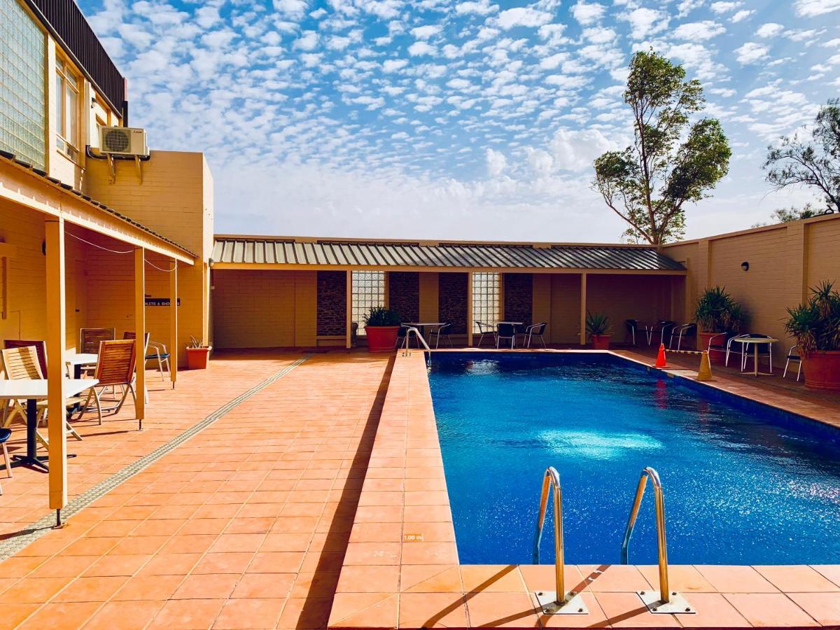 Desert Cave Hotel Coober Pedy Esterno foto