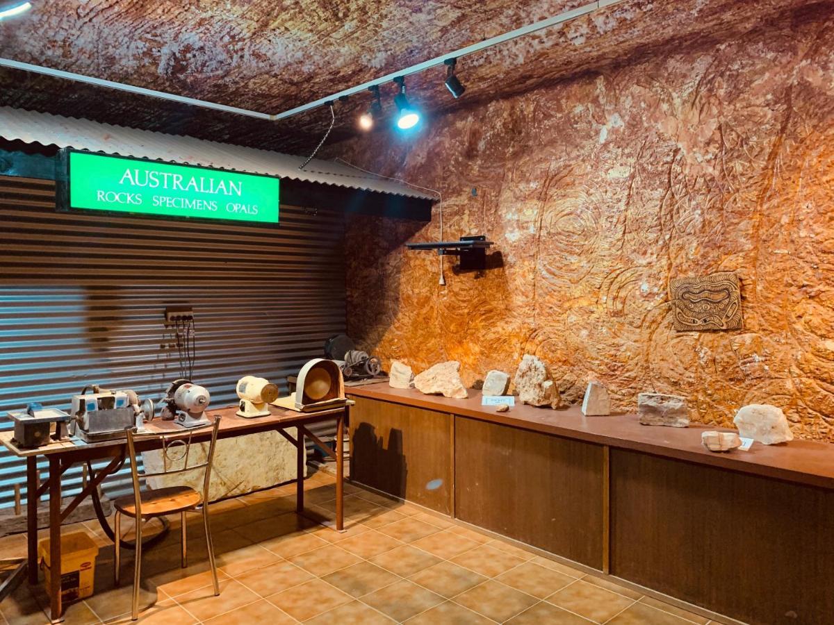 Desert Cave Hotel Coober Pedy Esterno foto