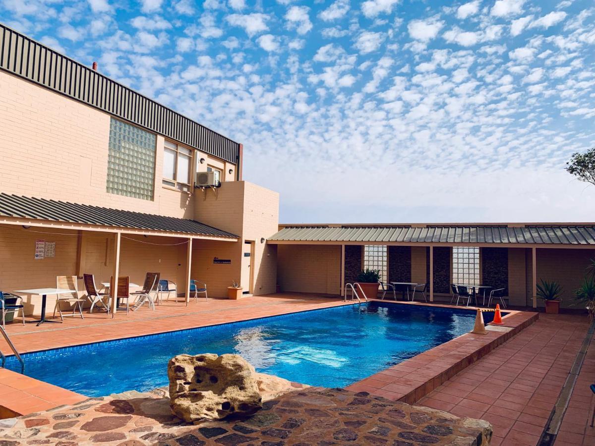 Desert Cave Hotel Coober Pedy Esterno foto