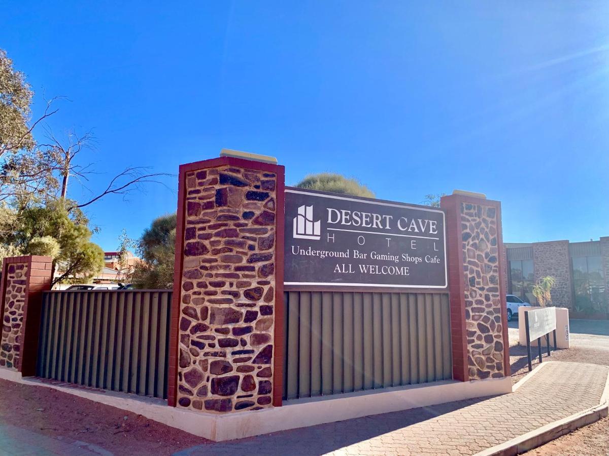 Desert Cave Hotel Coober Pedy Esterno foto