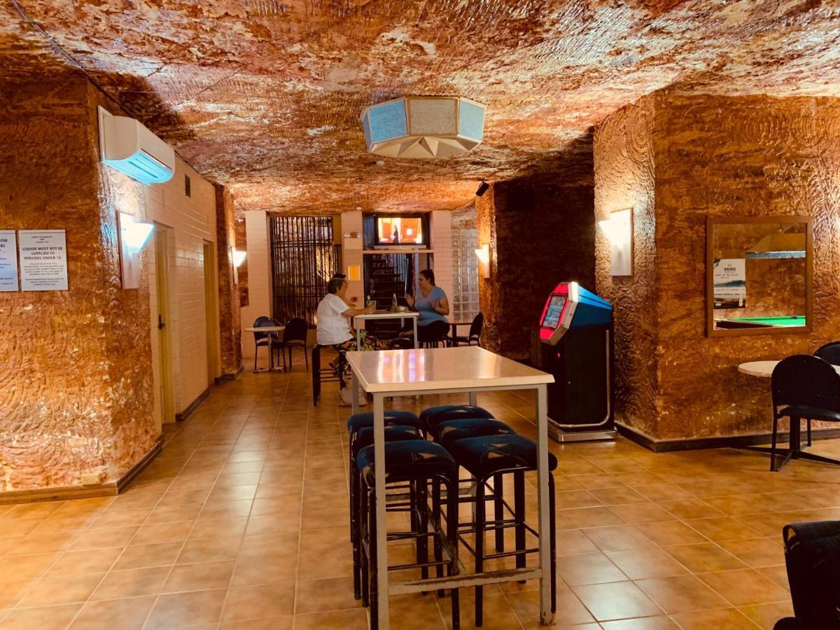 Desert Cave Hotel Coober Pedy Esterno foto